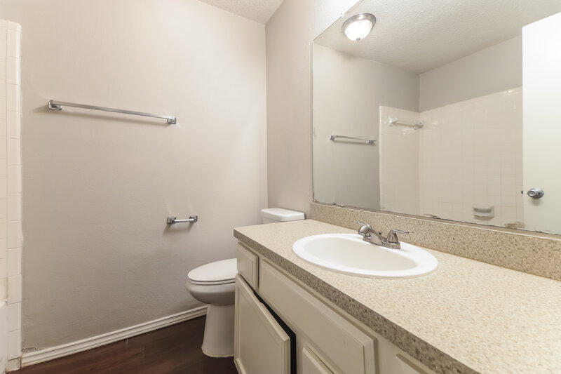 1,995/Mo, 3702 Knights Bridge Dr Rowlett, TX 75088 Bathroom View
