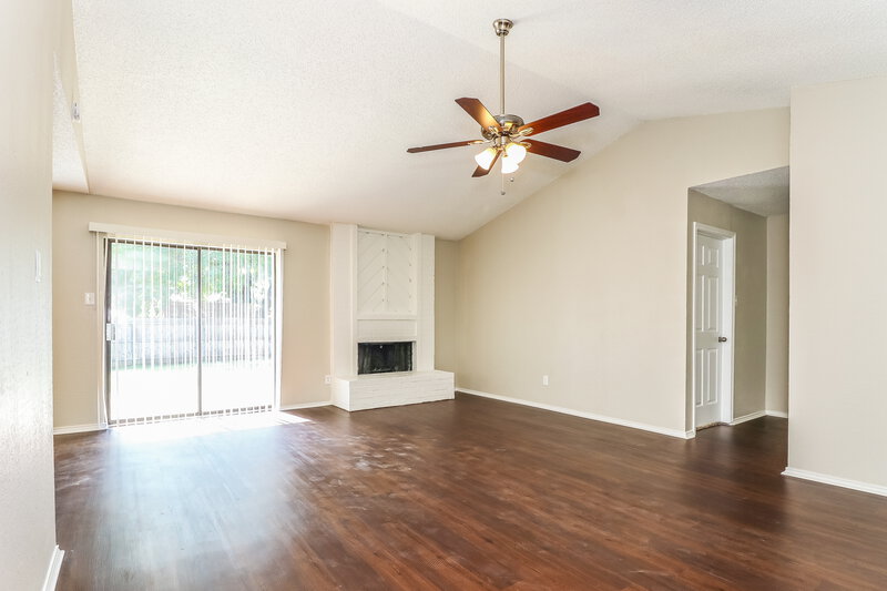 2,190/Mo, 6516 Highview Ter Watauga, TX 76148 Living Room View 3
