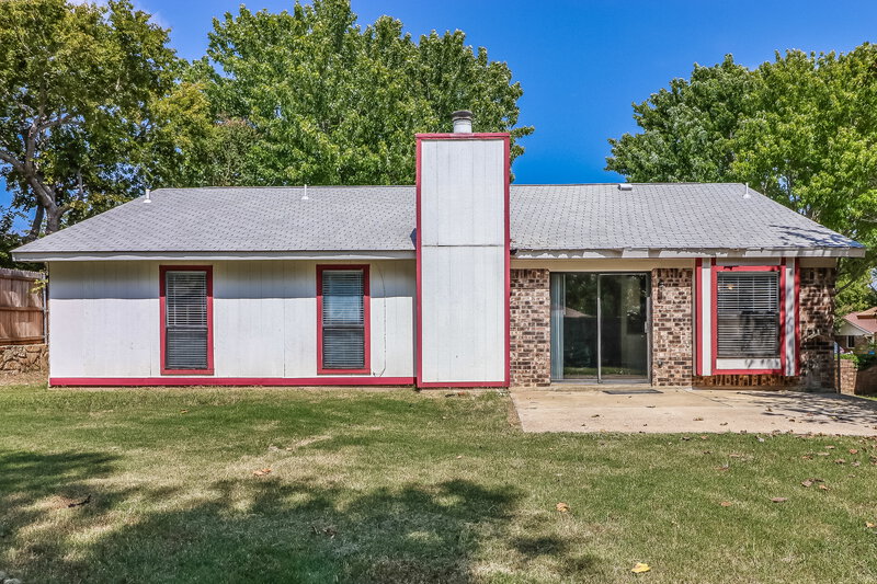 2,190/Mo, 6516 Highview Ter Watauga, TX 76148 Rear View
