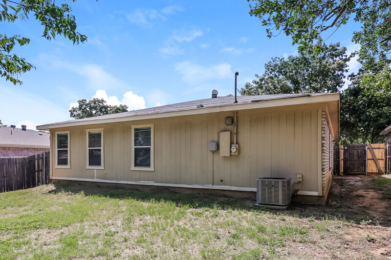 2,225/Mo, 1125 Hidden Creek Dr Mansfield, TX 76063 Rear View