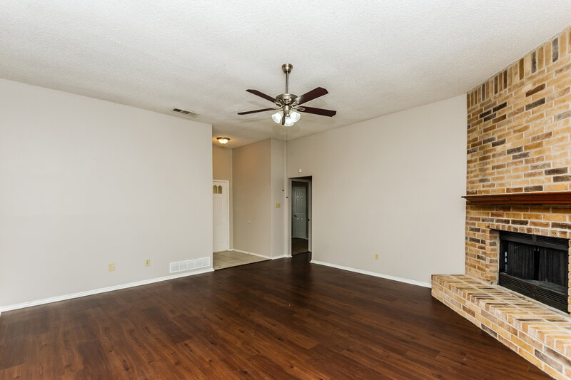 2,115/Mo, 6312 S Chesterfield Dr Fort Worth, TX 76179 Living Room View