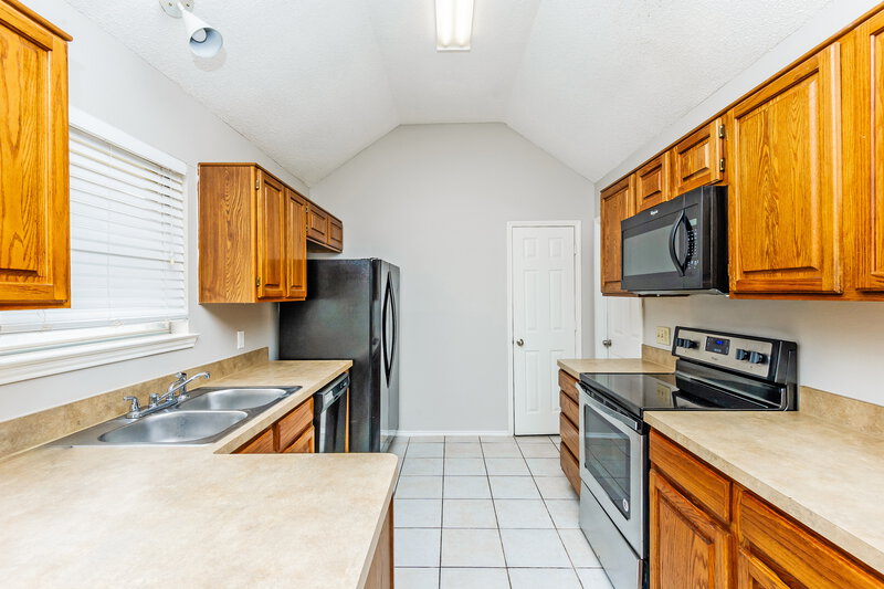2,115/Mo, 6312 S Chesterfield Dr Fort Worth, TX 76179 Kitchen View 2