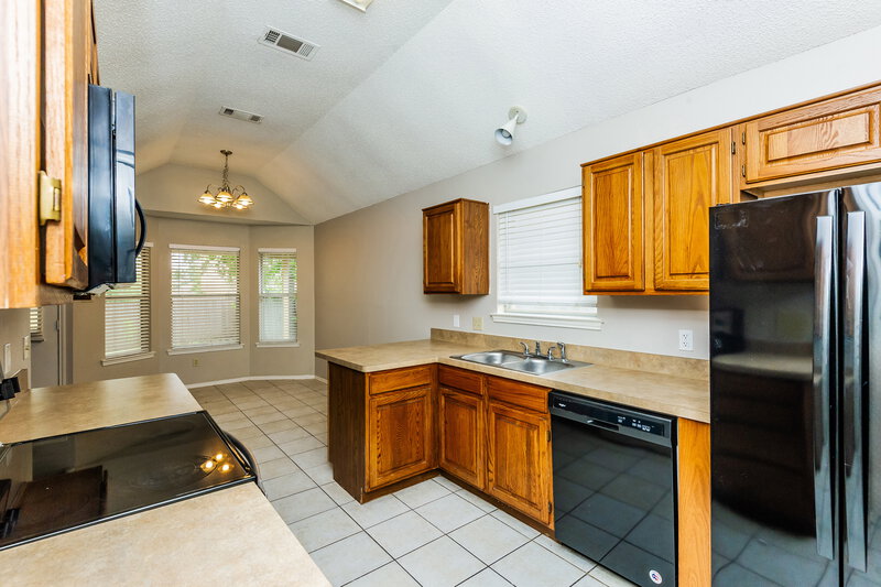 2,115/Mo, 6312 S Chesterfield Dr Fort Worth, TX 76179 Kitchen View 3