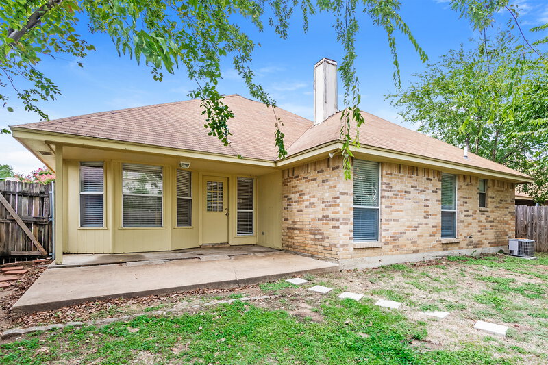 2,115/Mo, 6312 S Chesterfield Dr Fort Worth, TX 76179 Rear View