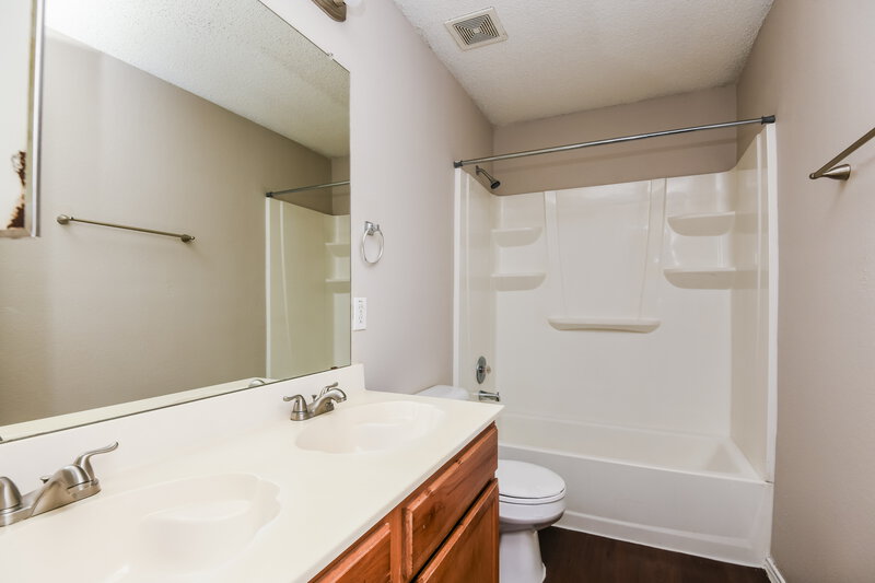 2,395/Mo, 8773 Garden Springs Dr Fort Worth, TX 76123 Bathroom View