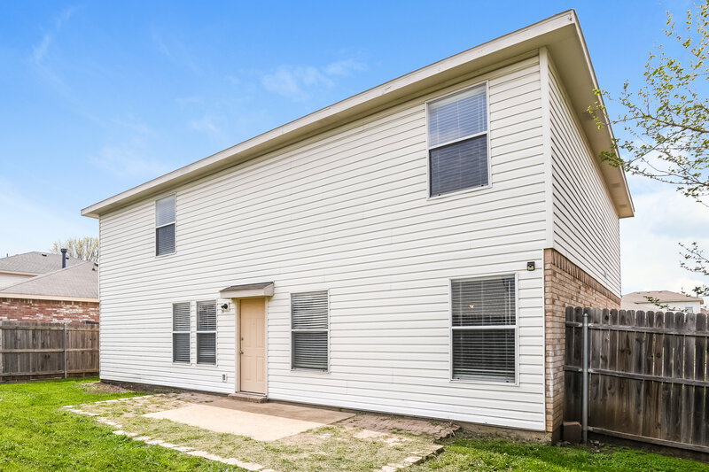 2,395/Mo, 8773 Garden Springs Dr Fort Worth, TX 76123 Rear View