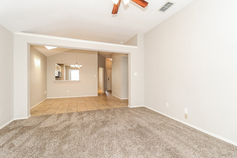 2,190/Mo, 5604 Northstar Ln Arlington, TX 76017 Living Room View 2