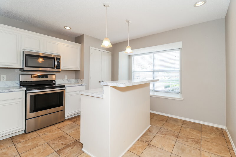 2,190/Mo, 5604 Northstar Ln Arlington, TX 76017 Kitchen View 3