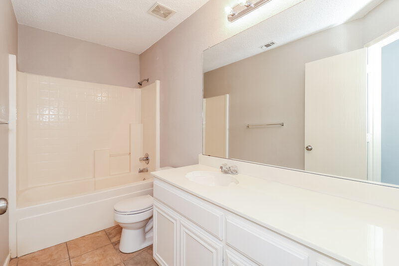 2,190/Mo, 5604 Northstar Ln Arlington, TX 76017 Bathroom View