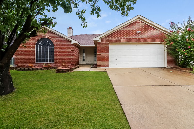2,010/Mo, 508 Cambridge Dr Saginaw, TX 76179 External View