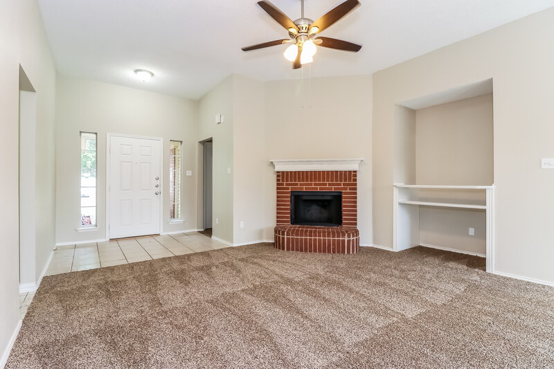 2,010/Mo, 508 Cambridge Dr Saginaw, TX 76179 Living Room View 2