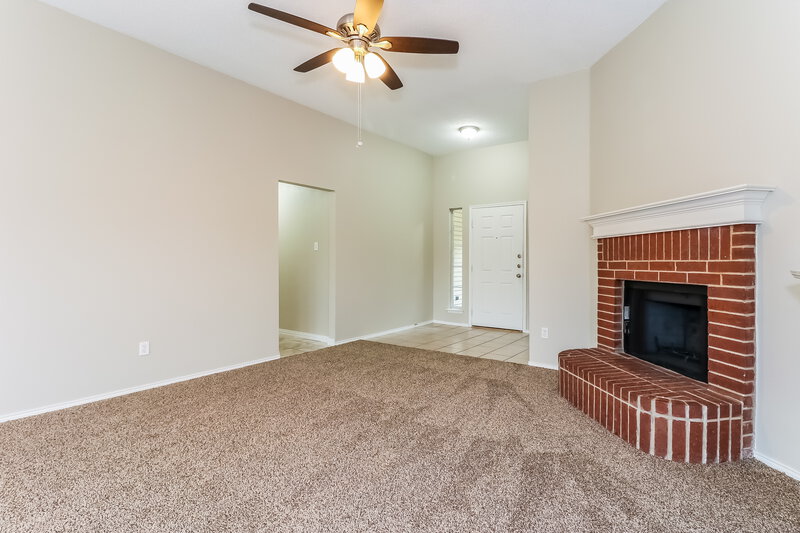 2,010/Mo, 508 Cambridge Dr Saginaw, TX 76179 Living Room View 4