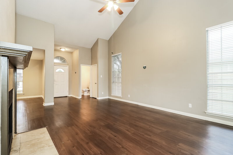 2,525/Mo, 4345 Presto Cir Grand Prairie, TX 75052 Living Room View