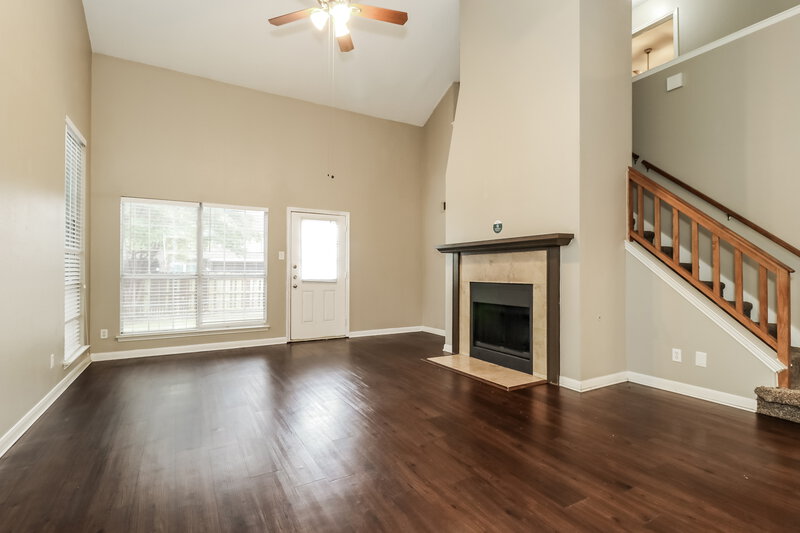 2,525/Mo, 4345 Presto Cir Grand Prairie, TX 75052 Living Room View 2