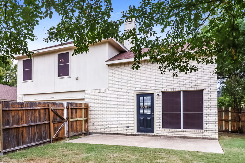 2,525/Mo, 4345 Presto Cir Grand Prairie, TX 75052 Rear View