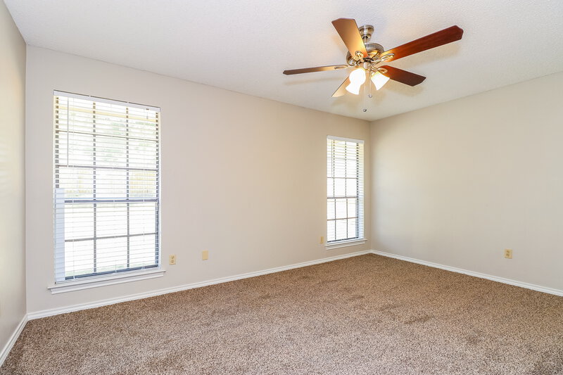 2,090/Mo, 127 N Beltwoods Dr Desoto, TX 75115 Master Bedroom View