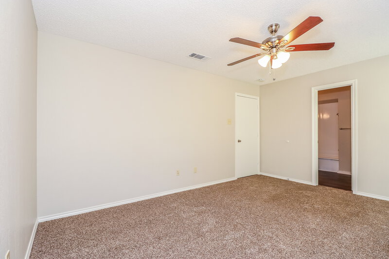 2,090/Mo, 127 N Beltwoods Dr Desoto, TX 75115 Master Bedroom View 2