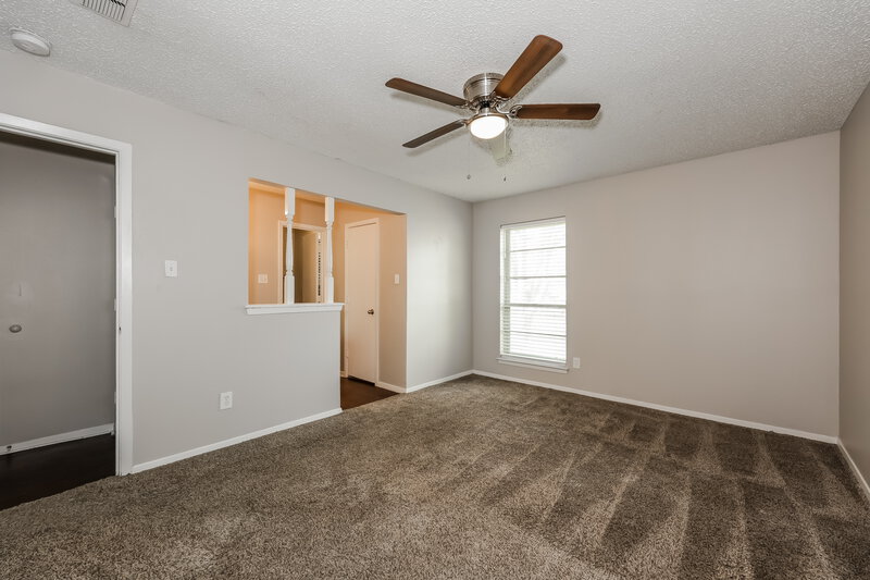 2,000/Mo, 517 Parkview Dr Burleson, TX 76028 Main Bedroom View