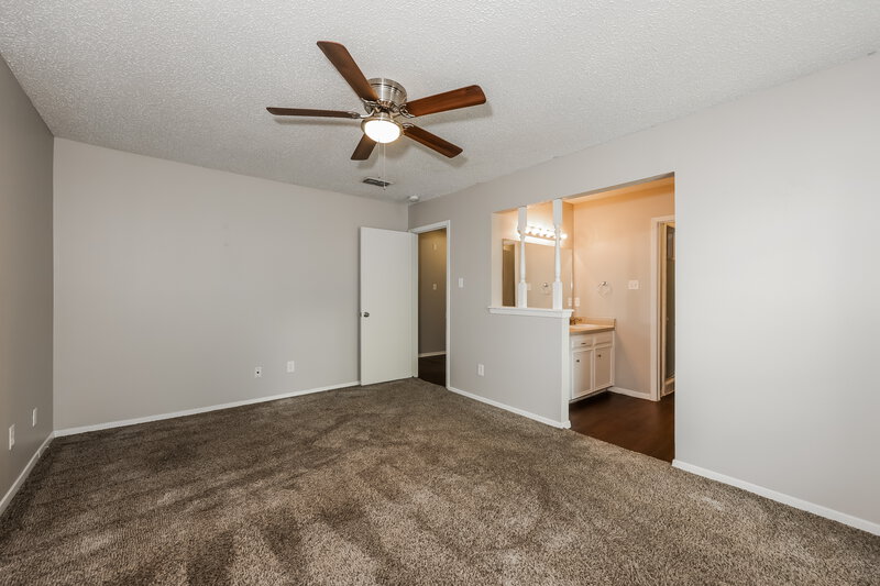 2,000/Mo, 517 Parkview Dr Burleson, TX 76028 Main Bedroom View 2