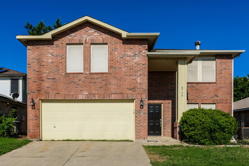 2,090/Mo, 8748 Stonebriar Ln Fort Worth, TX 76123 External View