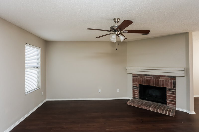 2,090/Mo, 8748 Stonebriar Ln Fort Worth, TX 76123 Living Room View