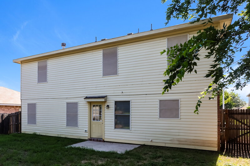 2,090/Mo, 8748 Stonebriar Ln Fort Worth, TX 76123 Rear View