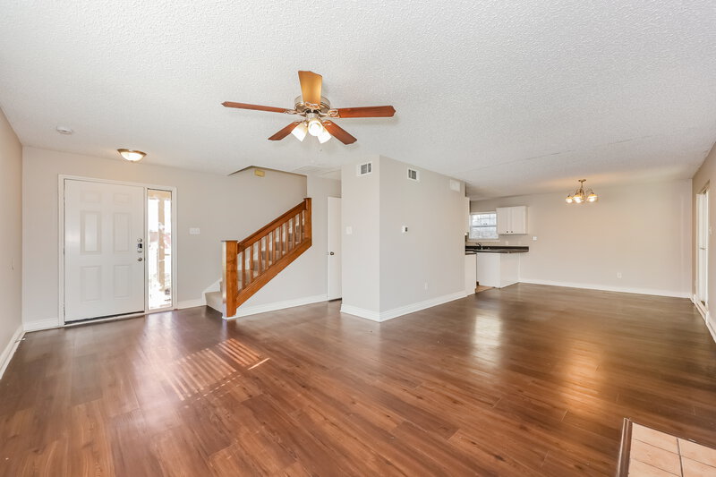 1,895/Mo, 1521 Lincolnshire Way Fort Worth, TX 76134 Living Room View