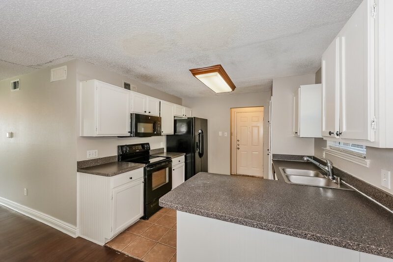 1,895/Mo, 1521 Lincolnshire Way Fort Worth, TX 76134 Kitchen View