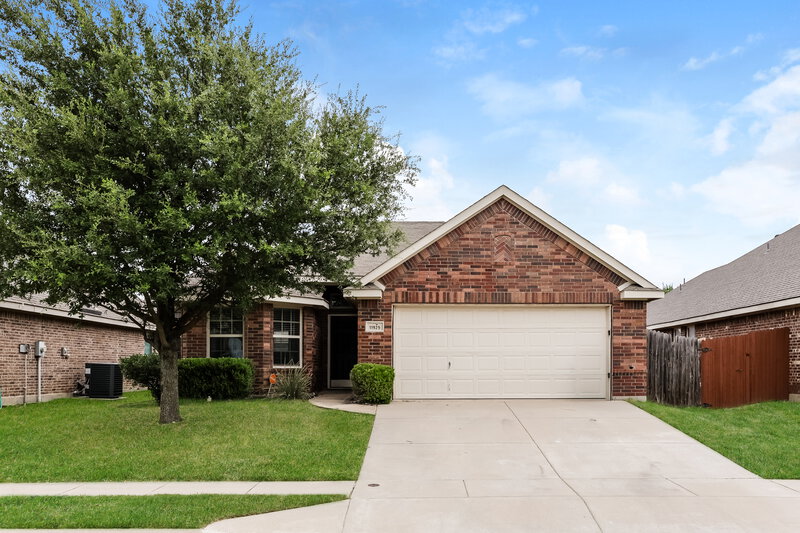 1,900/Mo, 11929 Long Stone Dr Burleson, TX 76028 External View