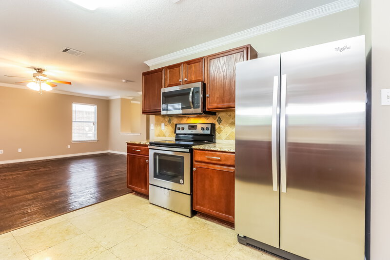 2,625/Mo, 4909 Meadow Trails Dr Fort Worth, TX 76244 Kitchen View 2