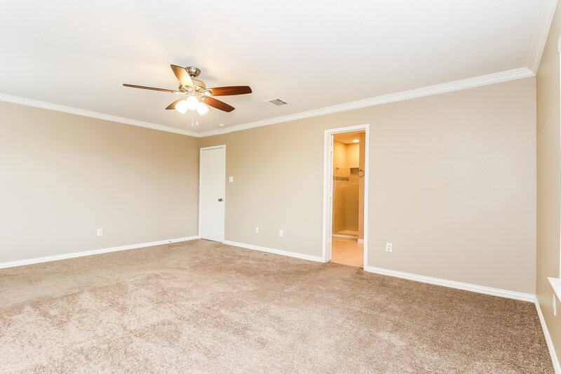 2,625/Mo, 4909 Meadow Trails Dr Fort Worth, TX 76244 Master Bedroom View