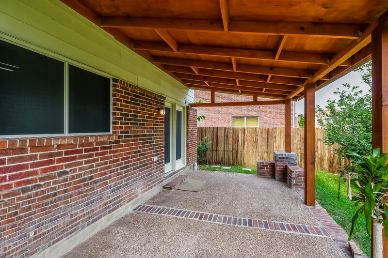 2,625/Mo, 4909 Meadow Trails Dr Fort Worth, TX 76244 Covered Porch View