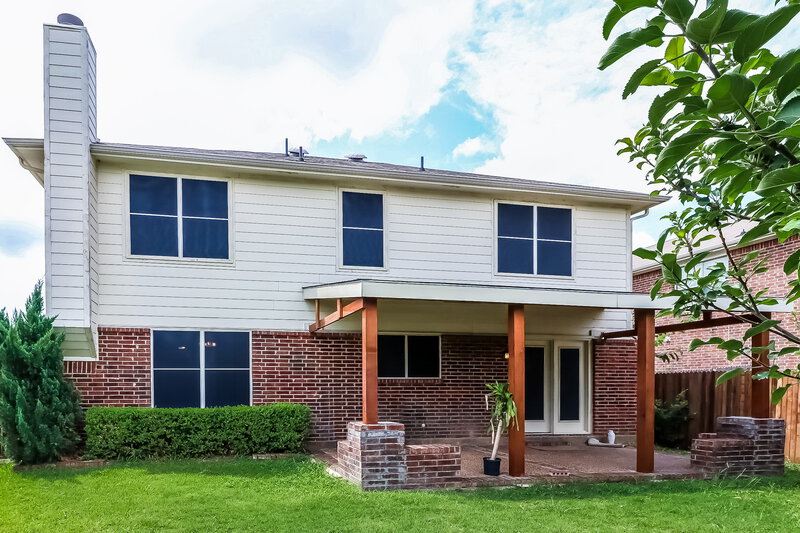 2,625/Mo, 4909 Meadow Trails Dr Fort Worth, TX 76244 Rear View