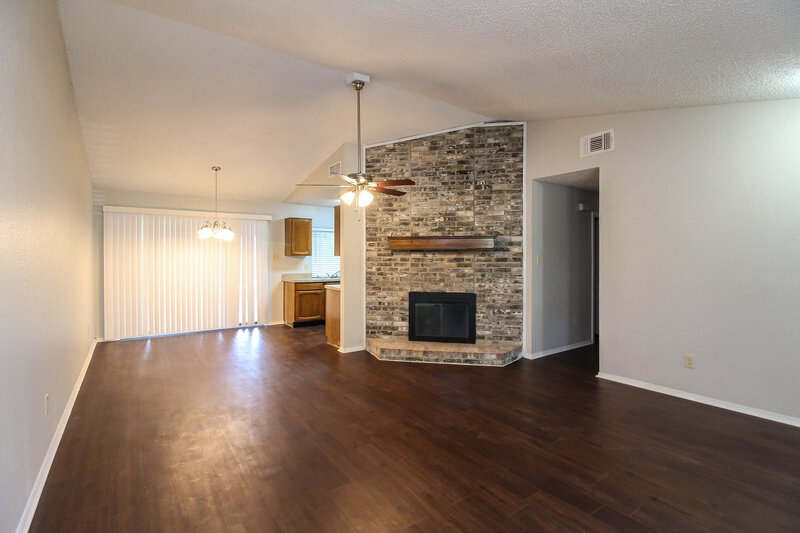 2,135/Mo, 1946 Sage Dr Garland, TX 75040 Living Room View 2