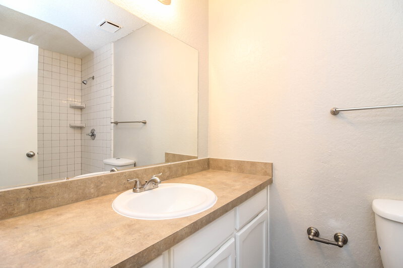 2,135/Mo, 1946 Sage Dr Garland, TX 75040 Bathroom View