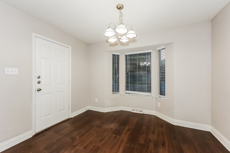 2,170/Mo, 6001 Farmingdale Dr Arlington, TX 76001 Breakfast Nook View