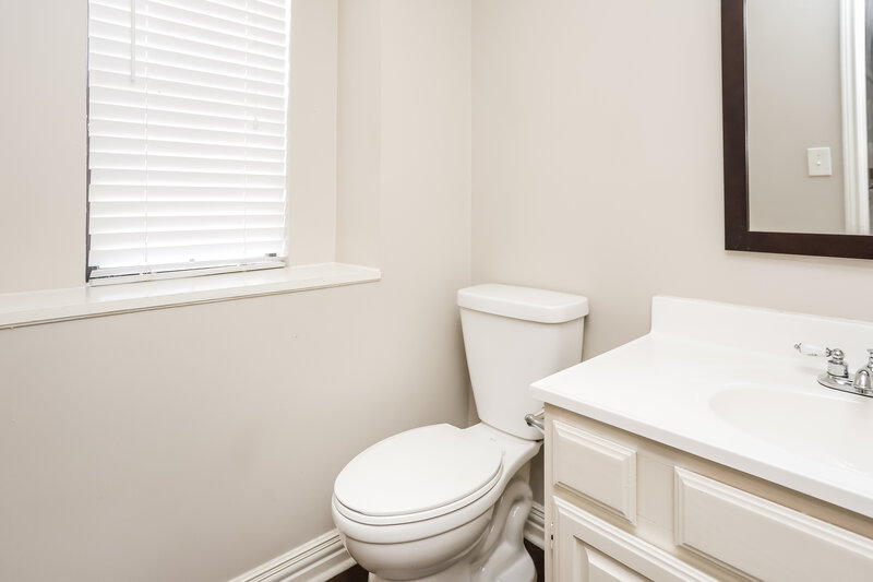 2,455/Mo, 6001 Farmingdale Dr Arlington, TX 76001 Bathroom View 2