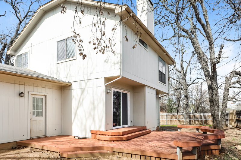 2,455/Mo, 6001 Farmingdale Dr Arlington, TX 76001 Rear View