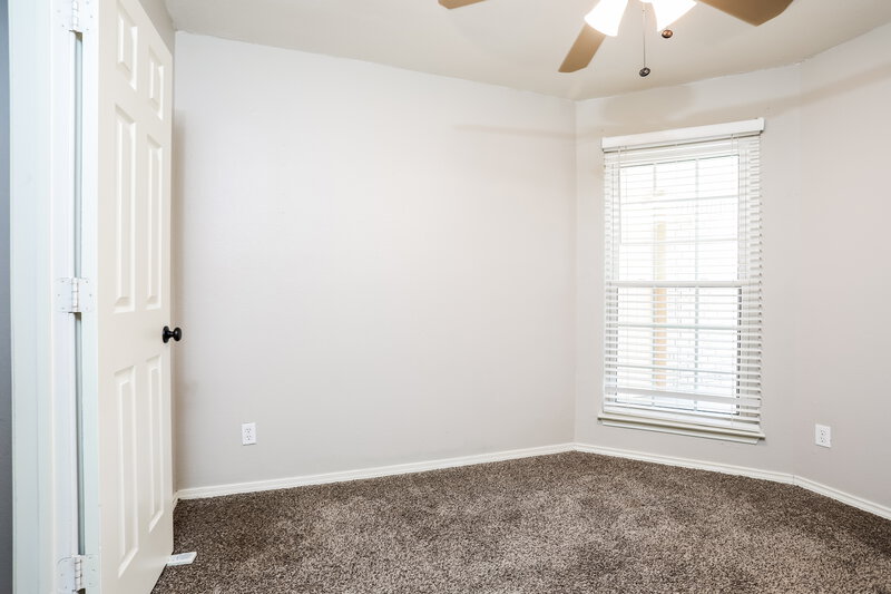 2,335/Mo, 818 Trevor Way Arlington, TX 76001 Bedroom View 2