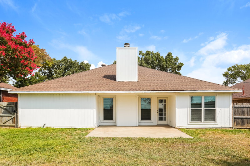 2,335/Mo, 818 Trevor Way Arlington, TX 76001 Rear View