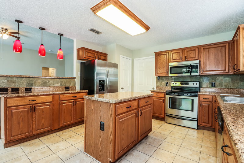 2,445/Mo, 3974 Colorado Springs Dr Fort Worth, TX 76123 Kitchen View