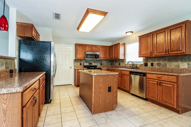 2,445/Mo, 3974 Colorado Springs Dr Fort Worth, TX 76123 Kitchen View 2
