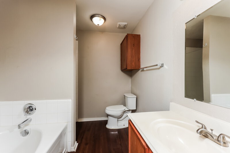 1,725/Mo, 2014 Gardenia Dr Forney, TX 75126 Main Bathroom View
