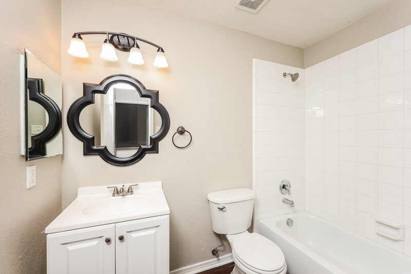 1,725/Mo, 2014 Gardenia Dr Forney, TX 75126 Bathroom View