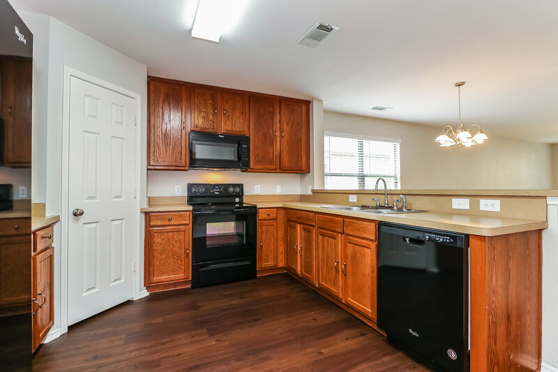 2,460/Mo, 7209 Lindentree Ln Fort Worth, TX 76137 Kitchen View