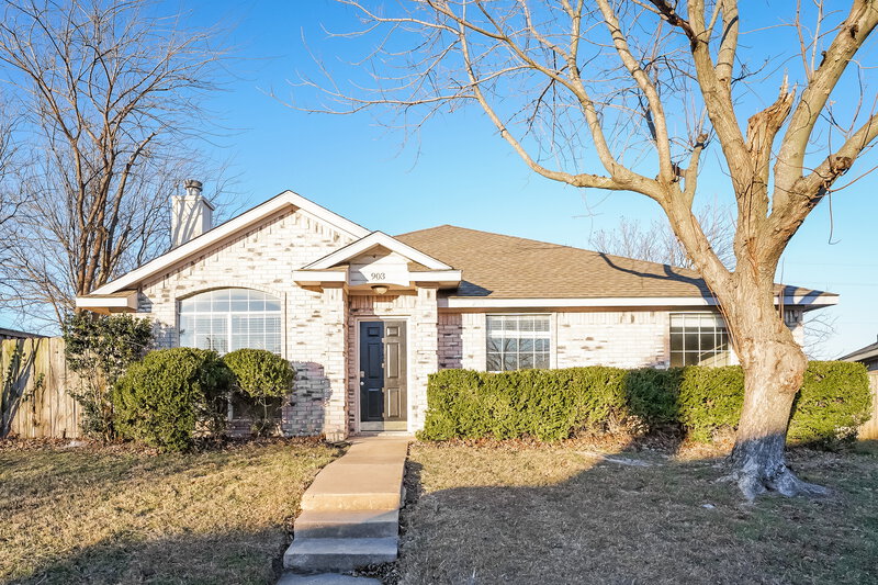 1,920/Mo, 903 Crestwood Dr Cedar Hill, TX 75104 External View