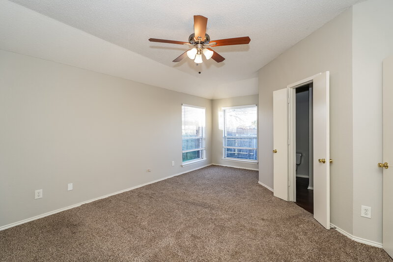 1,920/Mo, 903 Crestwood Dr Cedar Hill, TX 75104 Main Bedroom View