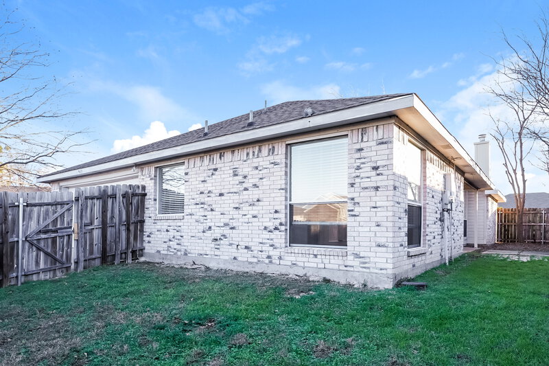 1,920/Mo, 903 Crestwood Dr Cedar Hill, TX 75104 Rear View