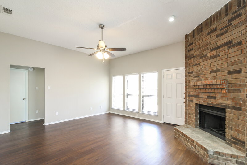 2,170/Mo, 1037 S Pepperidge Dr Lancaster, TX 75134 Living Room View
