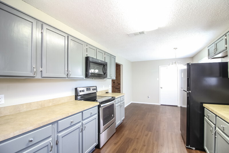 2,170/Mo, 1037 S Pepperidge Dr Lancaster, TX 75134 Kitchen View 2